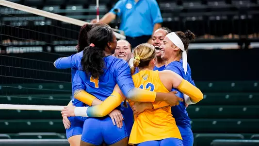 Pitt Sweeps Long Beach State