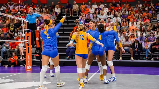 Pitt Defeats Clemson in Three Sets