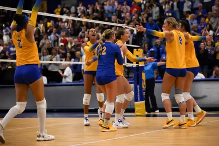 Pitt Defeats Buffalo in Three