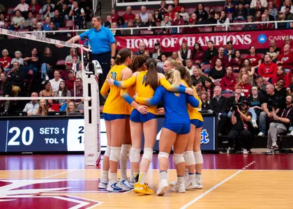 Pitt VB Huddle Against Stanford