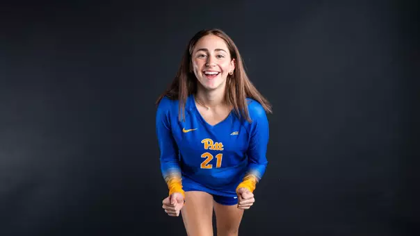 Izzy Starck - Official Visit