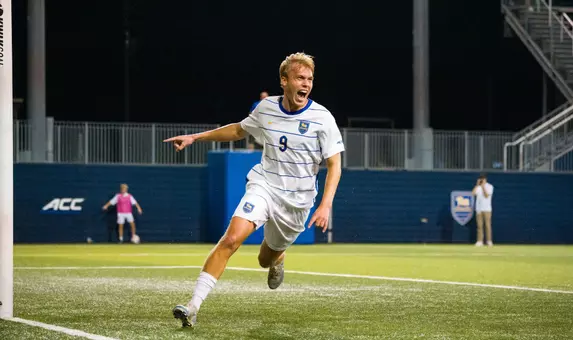 Pitt defeats Duquesne, 2-1