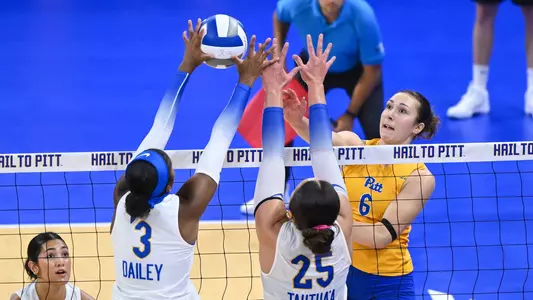 Sophia Gregoire Hits Through The Block In Blue-Gold Scrimmage