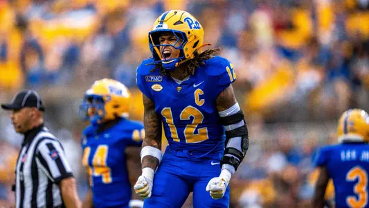 Cruce Brookins Action