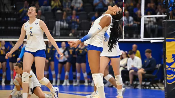 Olivia Babcock Celebrates vs. Cal, 9/25/26
