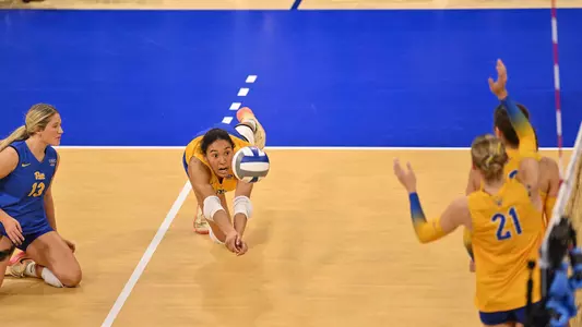 Ayanna Watson dig vs. Stanford, 9/27/26