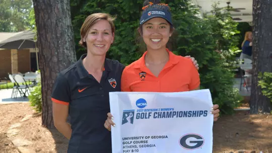 Erika DeSanty and Maya Walton '20, golf