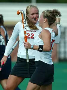 Field Hockey Defeats Monmouth 8-1