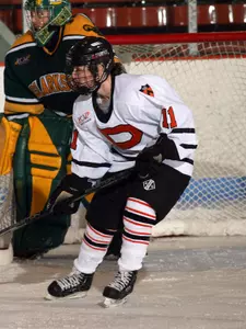 Oakley's Three Points Leads Women's Hockey Past Clarkson