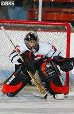Women's Hockey Meets Two-Time Defending Champion Minnesota on Friday Night