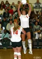 Women's Volleyball Completes Season With Road Win, Positive Momentum