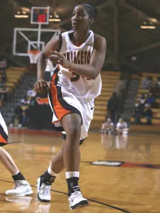 Ivy Leaders Dartmouth and Harvard visit Jadwin Gym for Women's Hoops This Weekend