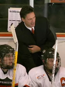 Men's Hockey Continues to Climb