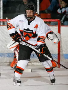 Men's Hockey Places 13 on ECACH All-Academic Team