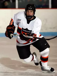 Magnowski Posts Three Points in Men's Hockey Season Opening Win