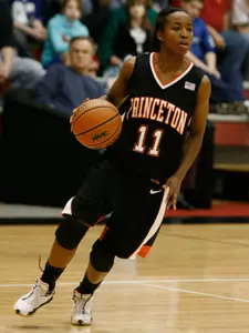 Freshmen Steal Show on Senior Night as Women's Hoops Beats Yale, 64-59