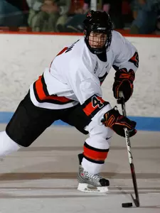 Two Last Minute Goals Lift Men's Hockey to 2-1 Win at Cornell
