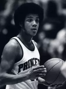Basketball Alums Rogers '80, Robinson '83 Join Obama in Election Day Hoops