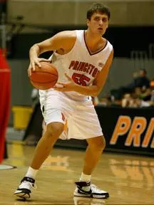 Men's Basketball Starts Ivy Season with Win at Dartmouth, 59-54