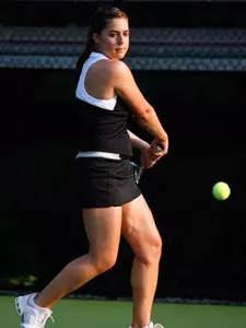 Women's Tennis Outlasts St. John's, 4-3, Improves To 3-0