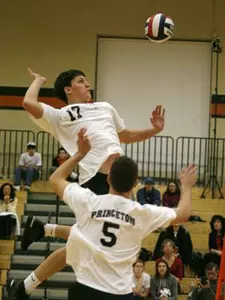 Juniata Ends Volleyball Win Streak With 3-2 Thriller