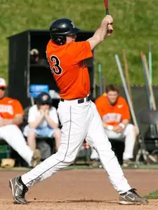 Baseball Splits Doubleheader with Columbia