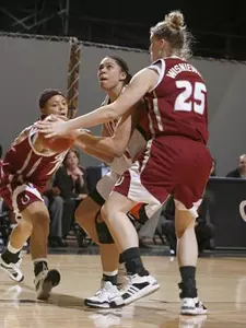 Women's Basketball Sweeps Ivy Awards