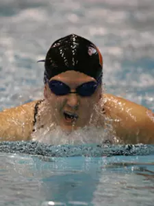 Women's Swimming/Diving Holds Tight Lead Over Harvard After Day One Of HYP