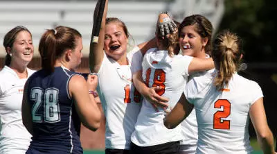 Field Hockey Knocks UConn From Unbeatens With 3-1 Win