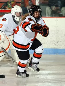 Late St. Lawrence Goals Sinks Women's Hockey 3-1