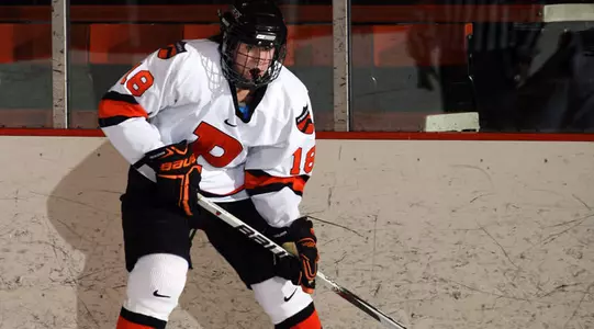 Women's Hockey Team Visits New England to Open Season