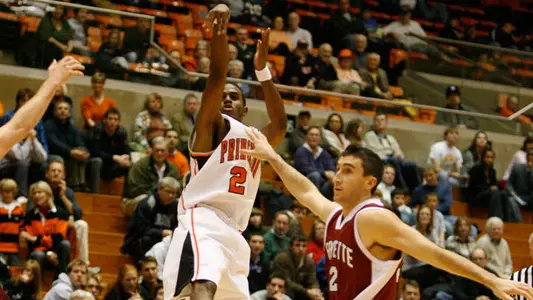 Men's Hoops Grinds Past Monmouth, 46-42 (Video Included)