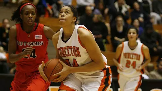 Two Double-Doubles Give Women's Basketball 71-60 Win Over Houston