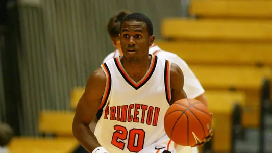 Men's Hoops Surges Past Lafayette, 62-48 (Video Included)