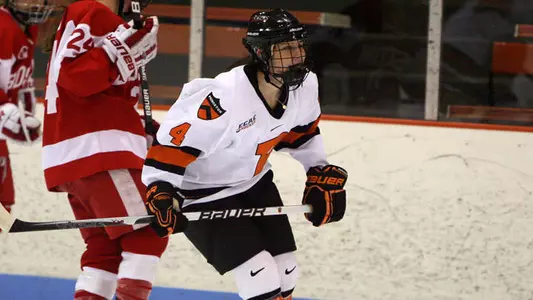 Stearns Leads Women's Hockey Team to 3-0 Win at Union
