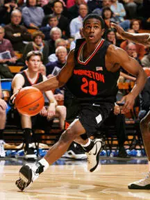 Men's Basketball Closes Season, Beats Penn 59-56 at The Palestra