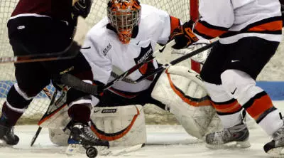 Men's Hockey Opens Quarterfinal Series With 3-2 Win vs. Union