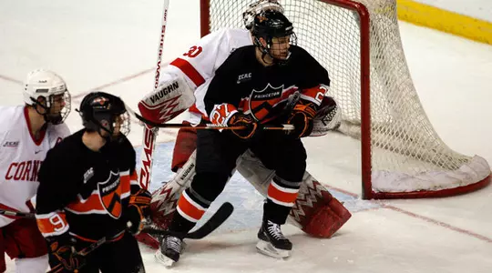 MacIntyre Nets Two in Men's Hockey Team's 5-2 Loss at #5 Cornell