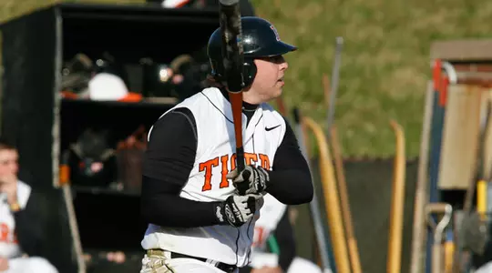 Baseball Team Swept by Elon in Doubleheader