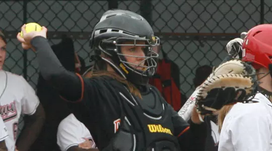 Softball Drops Doubleheader at Penn