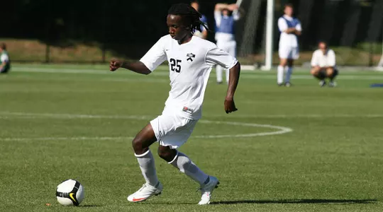 Men's Soccer Blanks Columbia, 3-0