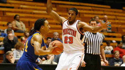 Ivy League Play Begins at Brown, Yale for Men's Hoops