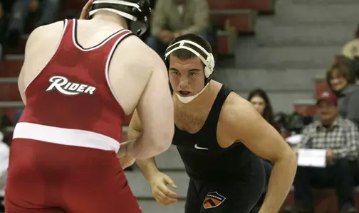 Wrestling Drops Home Finale 23-11 To Second-Place Quakers