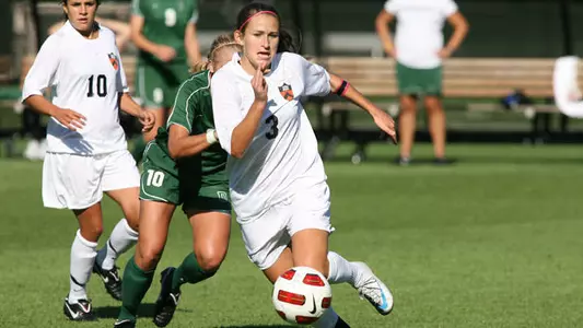 La Salle Scores Late to Defeat Women's Soccer 1-0