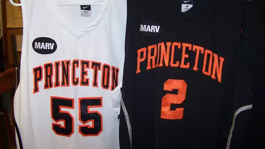 Men's Basketball Honors Bressler on New Uniforms