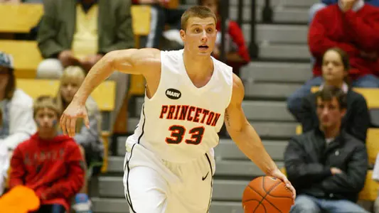 Clutch Threes Give Men's Hoops an OT Win over Siena