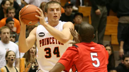 Men's Basketball to Face Presbyterian Wednesday in CBE Classic Finale