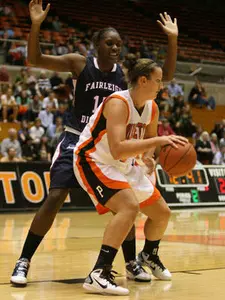 Women's Basketball Takes on Undefeated Delaware Wednesday