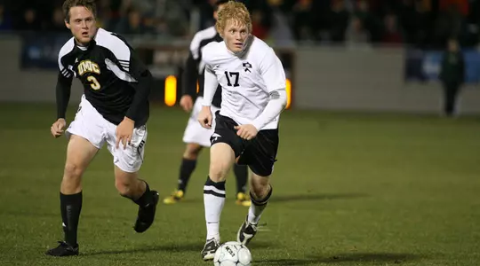 Men's Soccer Plays College of Charleston to 0-0 Draw