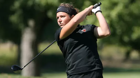Women's Golf Widens Lead at Hawaii Tournament